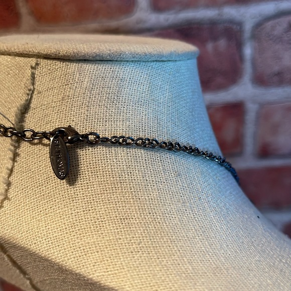 ST Thomas gun metal Rhinestone Necklace. - Picture 6 of 13